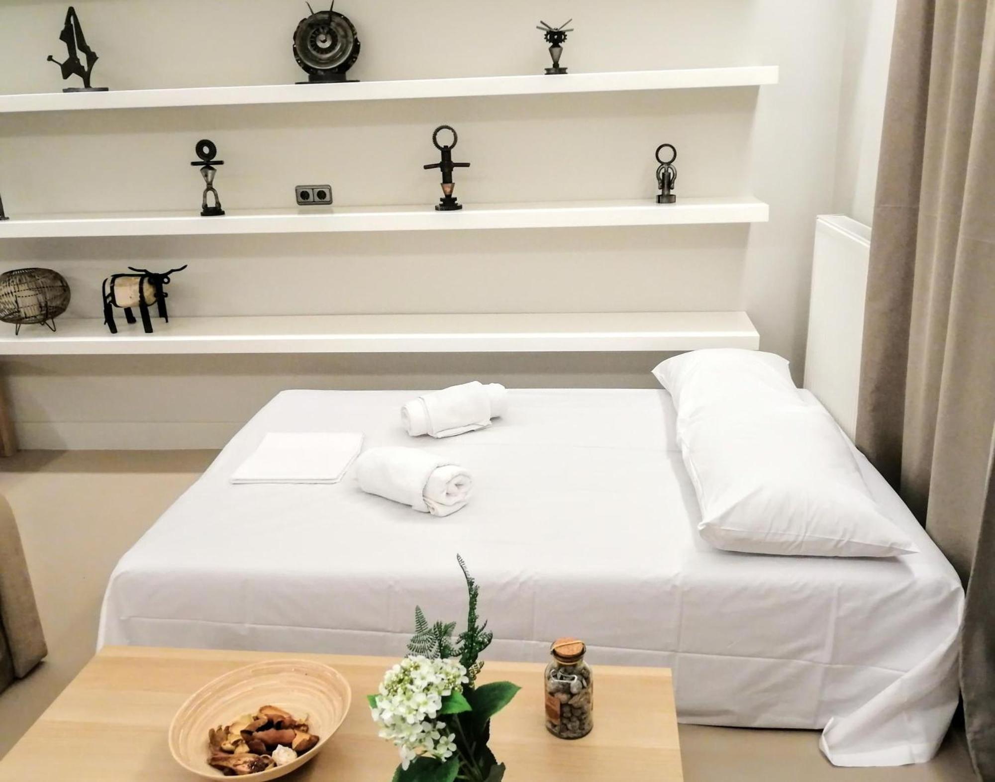Luxurious Minimal Apartment In Acropolis Athén Kültér fotó