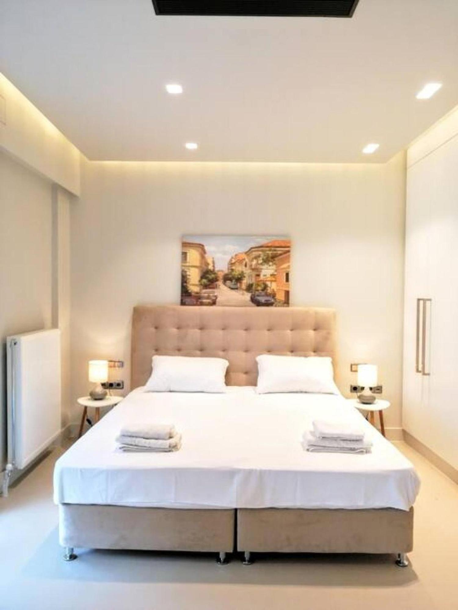 Luxurious Minimal Apartment In Acropolis Athén Kültér fotó